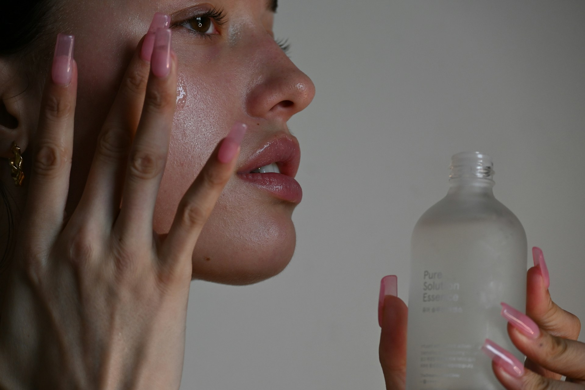 A Simple Skincare Routine That Actually Works for Busy Women